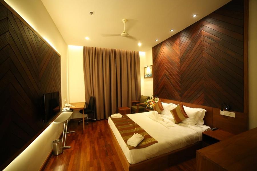 Woodies Bleisure Hotel Kozhikode Exterior photo
