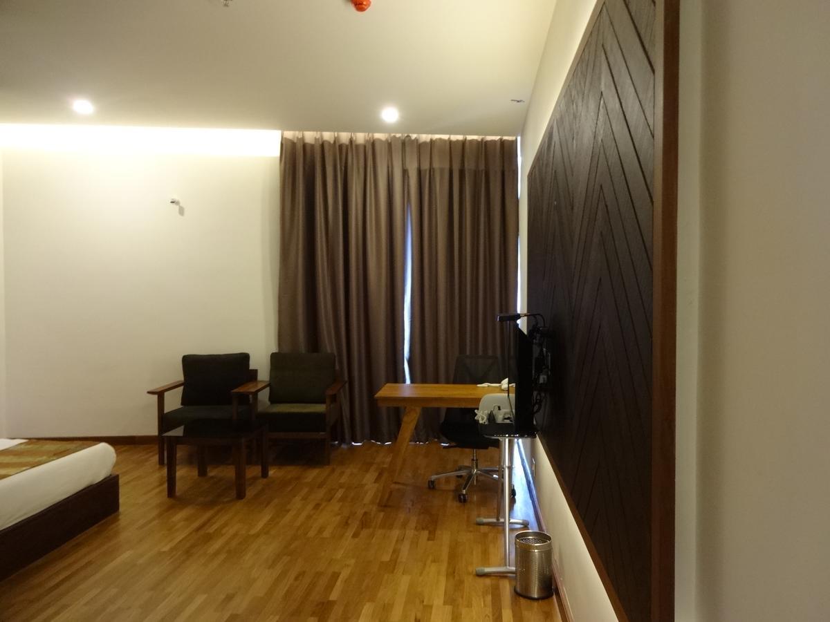 Woodies Bleisure Hotel Kozhikode Exterior photo